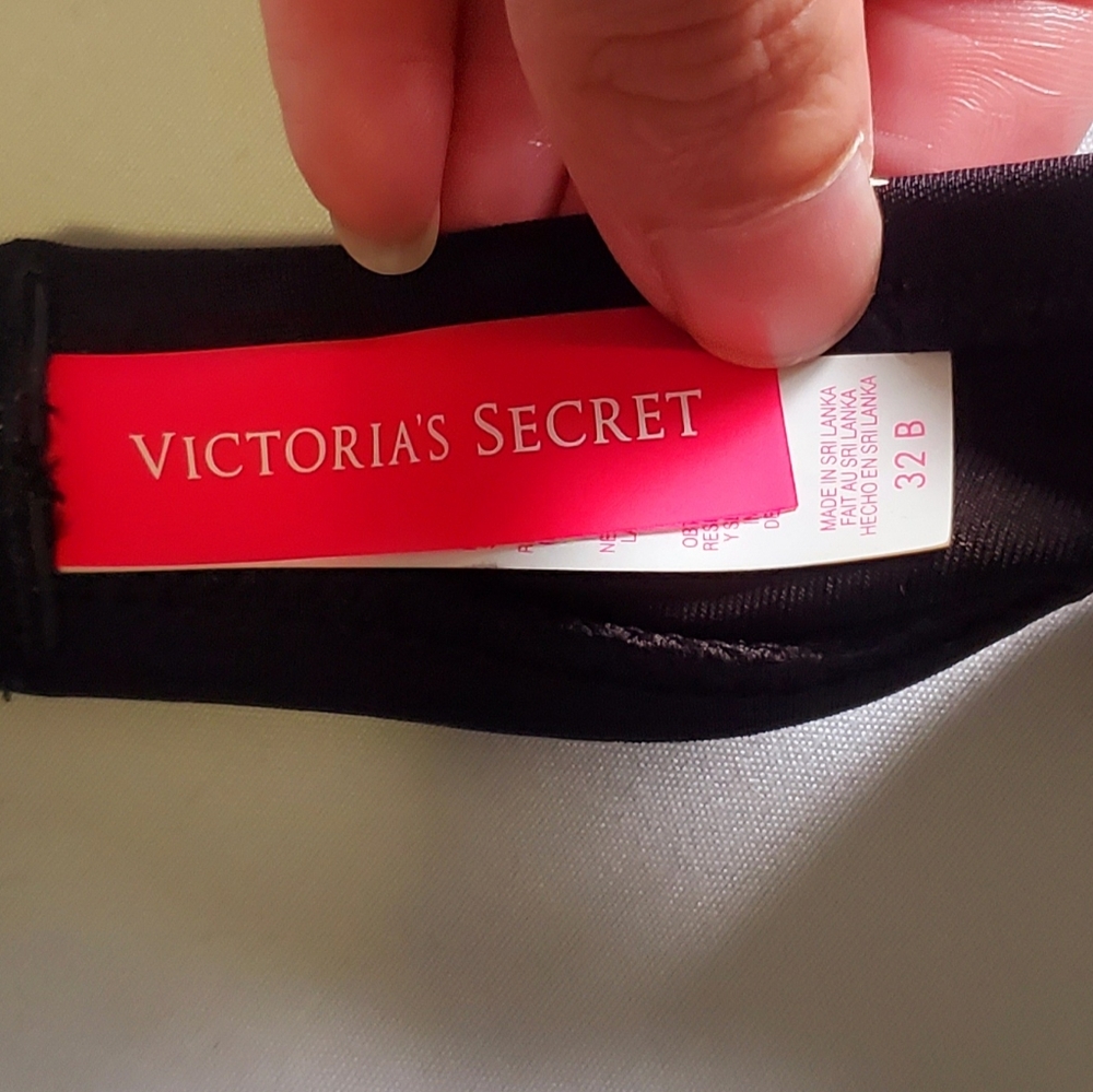 Victoria's Secret Bikini (32 B) - Picture 5 of 5